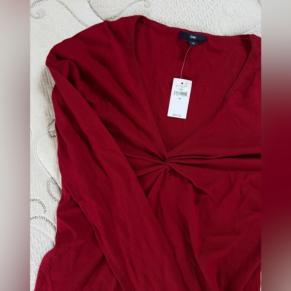 GAP Long Sleeve - Picture 2 of 3